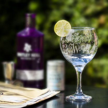 personalised gin glass lifestyle shot#2