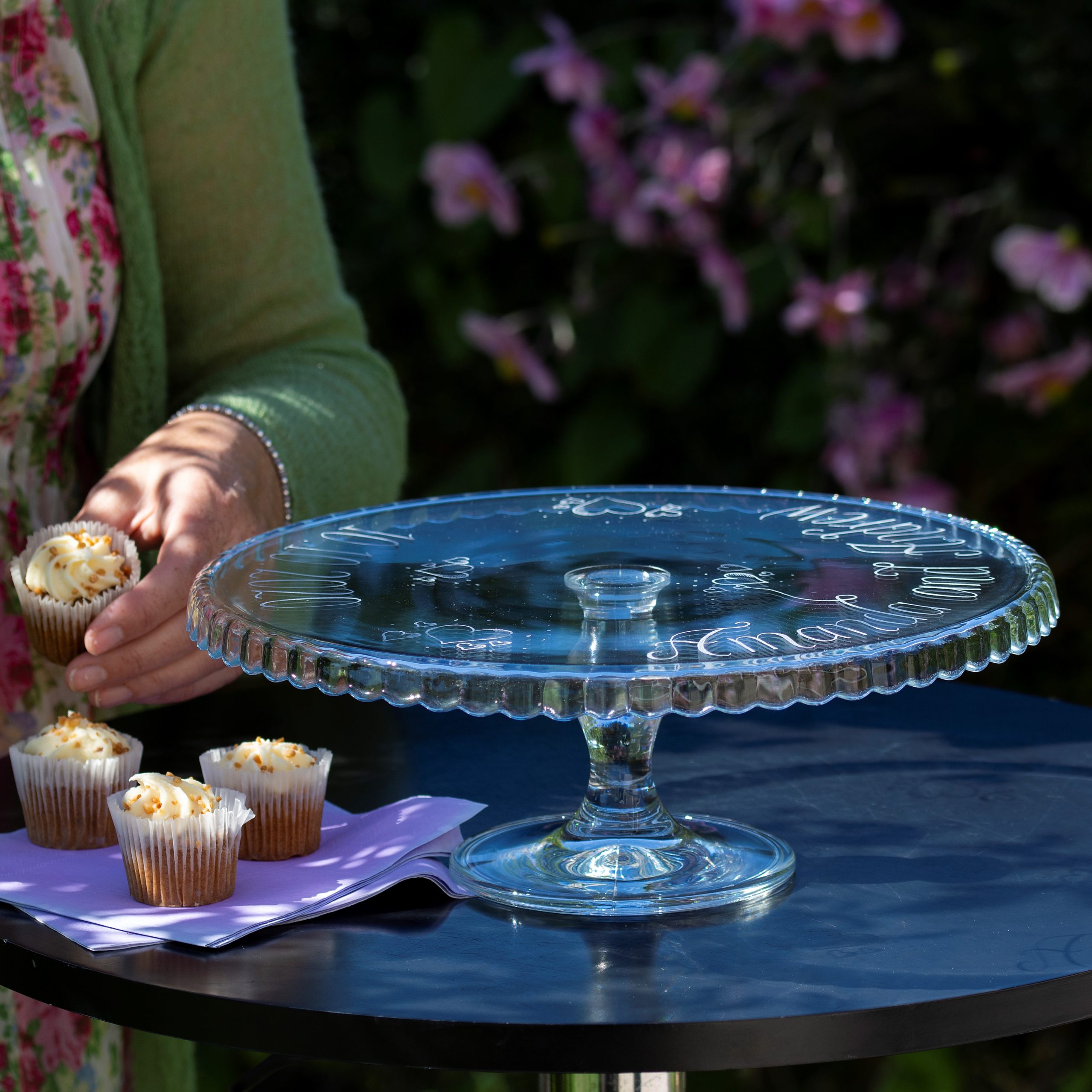 hand engraved glass pedestal cake stand cakestand